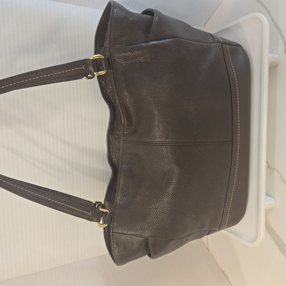 Coach Carrie Park Carryall
Shoulder Bag/Tote Brown Pebbled Leather - Picture 5 of 16